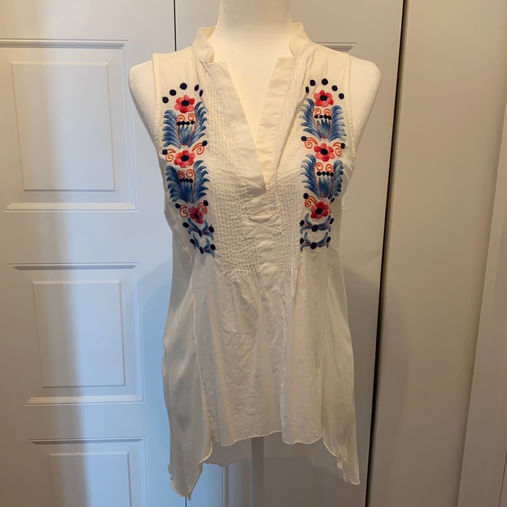 anthropologie Tiny Embroidered Sleeveless Tunic - Picture 2 of 10